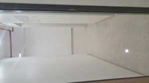 Room in 2 BHK Apartment at Dosti Eastern Bay, Wadala – for Rent