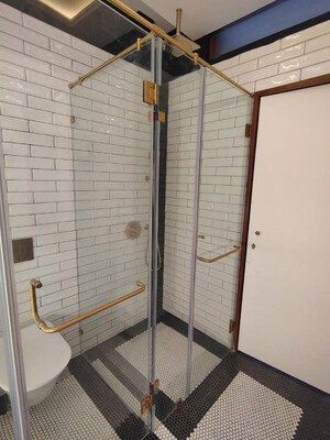 Bathroom in 6+ BHK Apartment at Lodha The World Towers World One Tier 2, Worli – for Rent