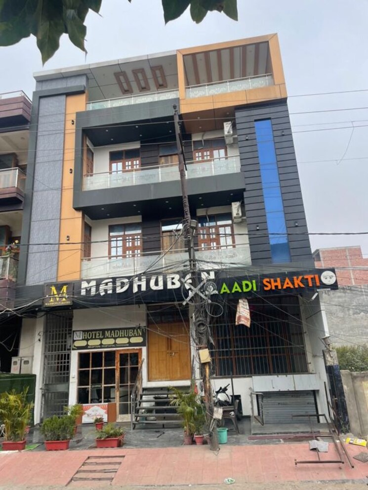 Exterior View, gomti nagar Commercial Showroom 2152 Sq.Ft. In Gomti Nagar Lucknow 9921332