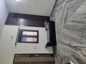 Furnished Amenities in 1.5 BHK Builder Floor at RWA Apartments Sector 40, Sector 40 – for Rent
