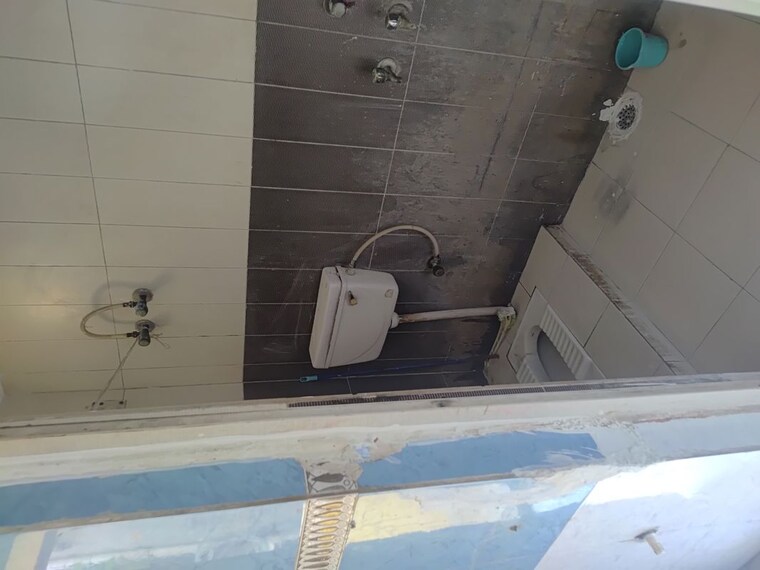 Bathroom, rwa-apartments-sector-40 1 RK 550 Sq.Ft. Builder Floor In Sector 40 Noida 9921376