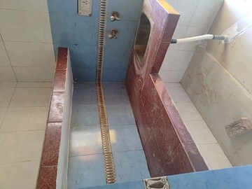 Furnished Amenities in 1 RK Builder Floor at RWA Apartments Sector 40, Sector 40 – for Rent