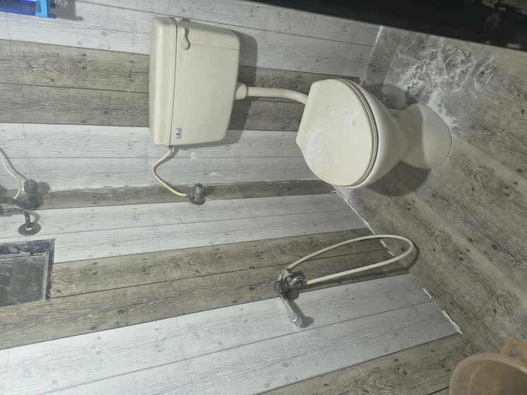 Bathroom, bail bazar 1 Bedroom 410 Sq.Ft. Apartment In Bail Bazar Mumbai 9921390