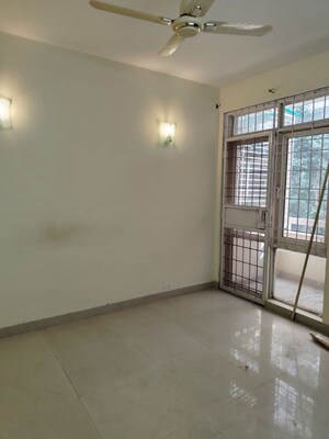 Room in 2 BHK Builder Floor at Unitech Woodstock Floors, Sector 50 – for Sale