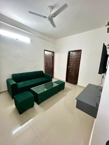 Bedroom in 1 BHK Builder Floor at Sector 43 – for Rent