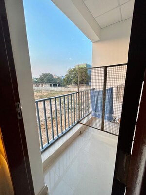 Balcony in 1 BHK Builder Floor at Sector 43 – for Rent