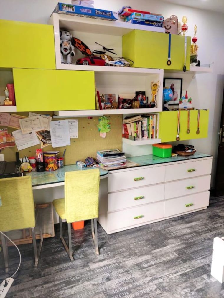 Master Bedroom, kalkaji 2.5 Bedroom 1500 Sq.Ft. Apartment In Kalkaji Delhi 9896561