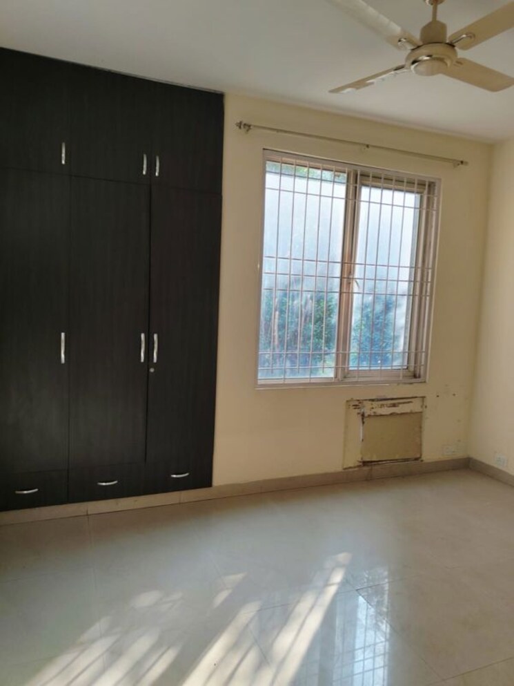 Room, unitech-woodstock-floors 2 Bedroom 192 Sq.Yd. Builder Floor In Sector 50 Gurgaon 9921406