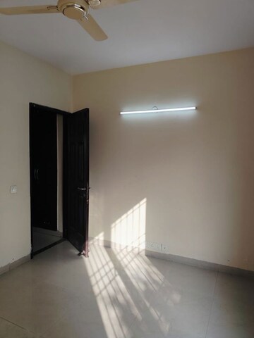 Room in 2 BHK Builder Floor at Unitech Woodstock Floors, Sector 50 – for Sale