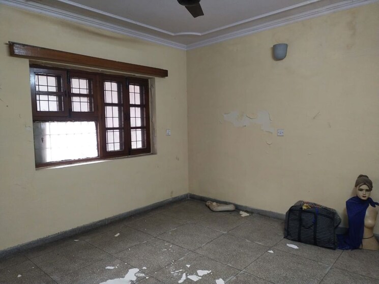 Room, sarita vihar 3 Bedroom 1100 Sq.Ft. Apartment In Sarita Vihar Delhi 9921413