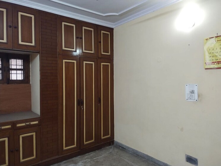 Room, sarita vihar 3 Bedroom 1100 Sq.Ft. Apartment In Sarita Vihar Delhi 9921413