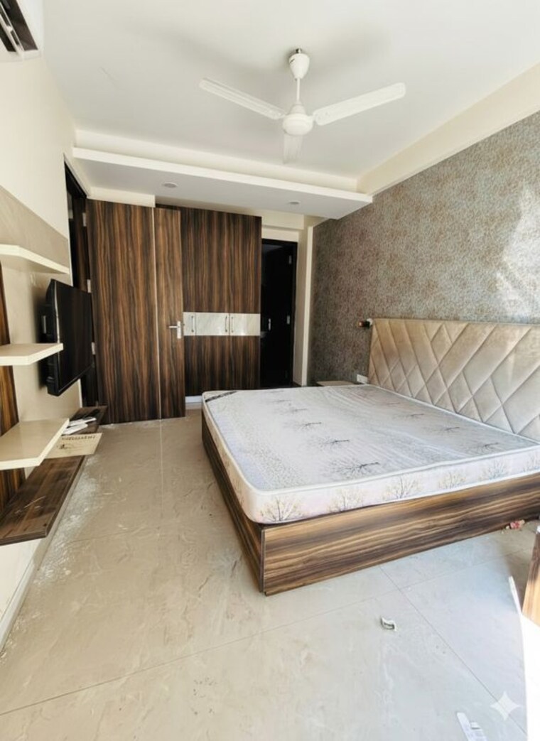 Bedroom, sector 43 1 Bedroom 750 Sq.Ft. Builder Floor In Sector 43 Gurgaon 9921417