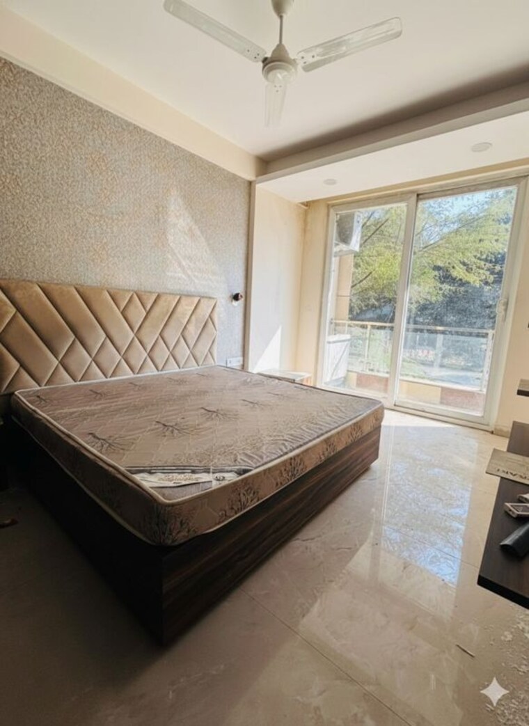 Bedroom, sector 43 1 Bedroom 750 Sq.Ft. Builder Floor In Sector 43 Gurgaon 9921417