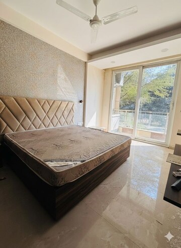 Bedroom in 1 BHK Builder Floor at Sector 43 – for Rent
