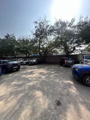  Shop – Exterior View View at Dilshad Garden - for Rent