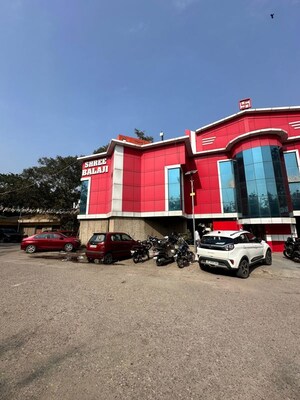  Shop – Exterior View View at Dilshad Garden - for Rent