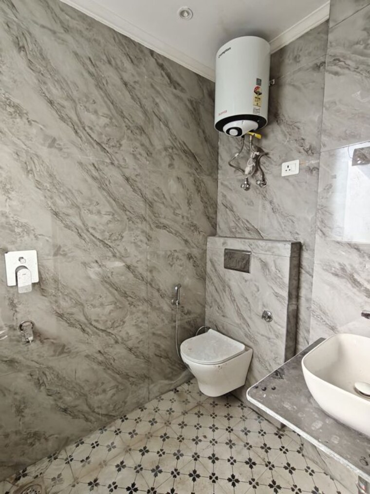 Bathroom, rajpur khurd extension 3 Bedroom 120 Sq.Yd. Builder Floor In Rajpur Khurd Extension Delhi 9921432