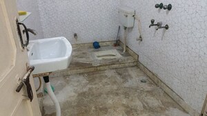 Bathroom in 3 BHK Builder Floor at Vaishali Sector 5 – for Rent