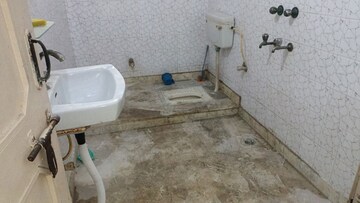 Bathroom in 3 BHK Builder Floor at Vaishali Sector 5 – for Rent