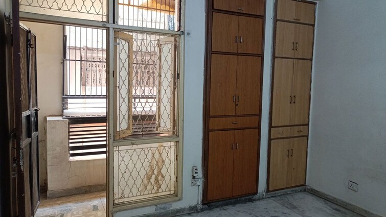 Room, vaishali sector 4 2 Bedroom 1000 Sq.Ft. Builder Floor In Vaishali Sector 4 Ghaziabad 9921465