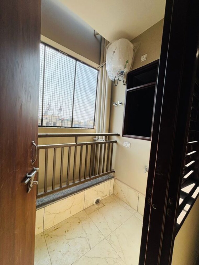 Balcony, sector 52 1 Bedroom 590 Sq.Ft. Builder Floor In Sector 52 Gurgaon 9921472