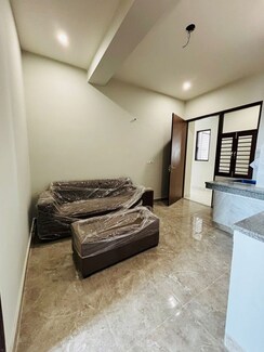 1 BHK Builder Floor For Rent in Sector 52