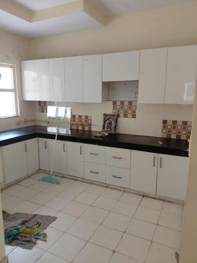 Kitchen, upavp-ganga-yamuna-and-hindon-enclave 3 Bedroom 1800 Sq.Ft. Apartment In Pratap Vihar Ghaziabad 9921474