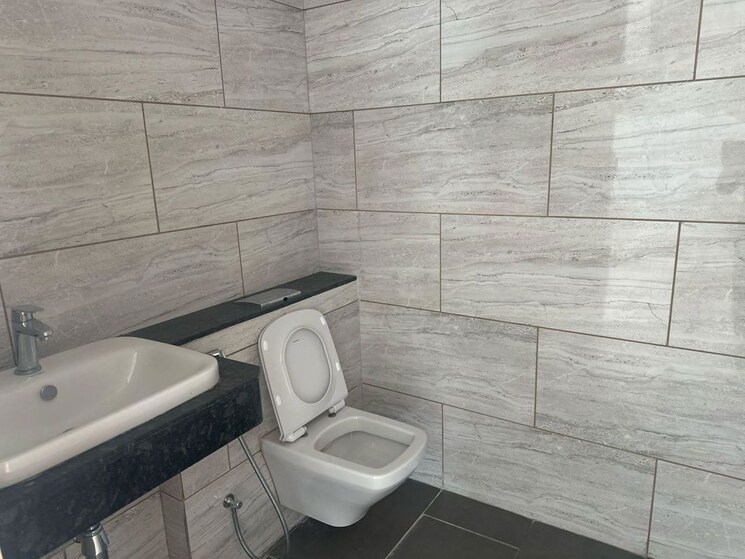 Bathroom, rustomjee-crown 4 Bedroom 2140 Sq.Ft. Apartment In Prabhadevi Mumbai 9921482