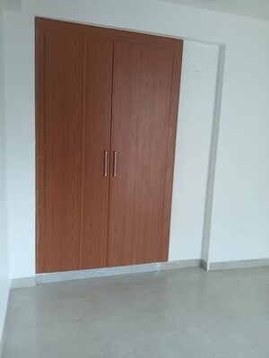 Room in 2 BHK Apartment at Omaxe NRI City Apartments, Omega Ii Greater Noida – for Rent