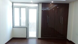 Room in 4 BHK Builder Floor at Safdarjung Development Area – for Rent