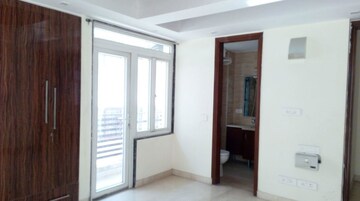 Room in 4 BHK Builder Floor at Safdarjung Development Area – for Rent