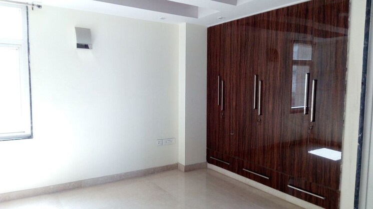 Room, safdarjung development area 4 Bedroom 4100 Sq.Ft. Builder Floor In Safdarjung Development Area Delhi 9921524