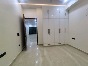 Room in 2 BHK Apartment at Signature Global Prime, Sector 63a – for Rent