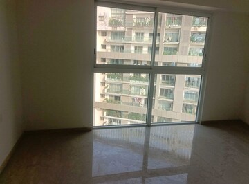 Room in 4 BHK Apartment at Lokhandwala Minerva Mahalaxmi, Mahalaxmi – for Sale