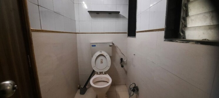 Bathroom, oshiwara-mhada 2 Bedroom 900 Sq.Ft. Apartment In Andheri West Mumbai 9709782