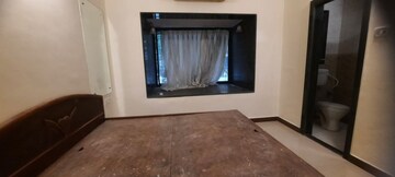 Room in 2 BHK Apartment at Oshiwara Mhada, Andheri West – for Rent