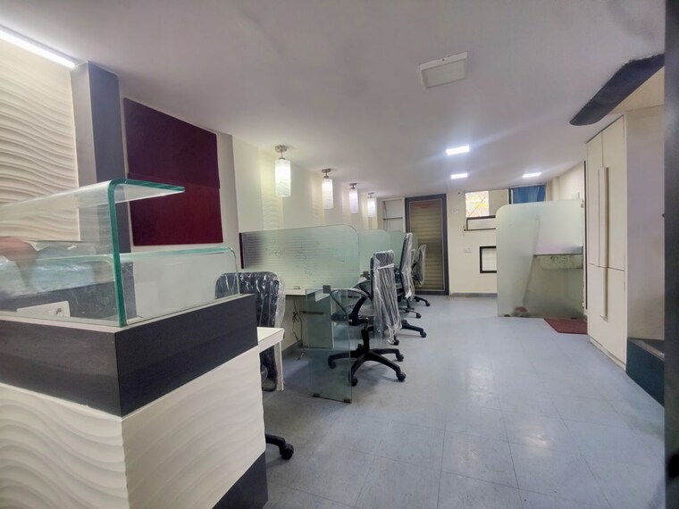 Team Area, malad west Commercial Office Space 755 Sq.Ft. In Malad West Mumbai 9921562