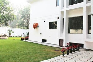 Balcony in 4 BHK Independent House at Maharani Bagh – for Rent