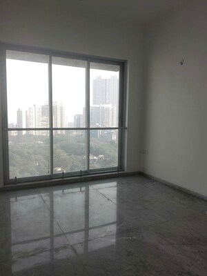 Room in 4 BHK Apartment at Kalpataru Avana, Parel – for Sale