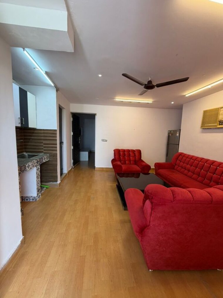 Bedroom, shivalik colony 1 Bedroom 100 Sq.Yd. Builder Floor In Shivalik Colony Delhi 9921567