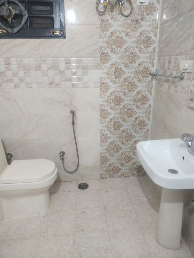 Bathroom, gomti nagar 2 Bedroom 1250 Sq.Ft. Independent House In Gomti Nagar Lucknow 9921569