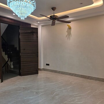 Room in 3 BHK Builder Floor at Malviya Nagar – for Sale