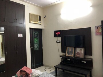 Room in 2 BHK Independent House at Gomti Nagar – for Rent