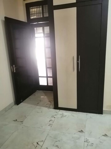 Room in 2 BHK Independent House at Gomti Nagar – for Rent
