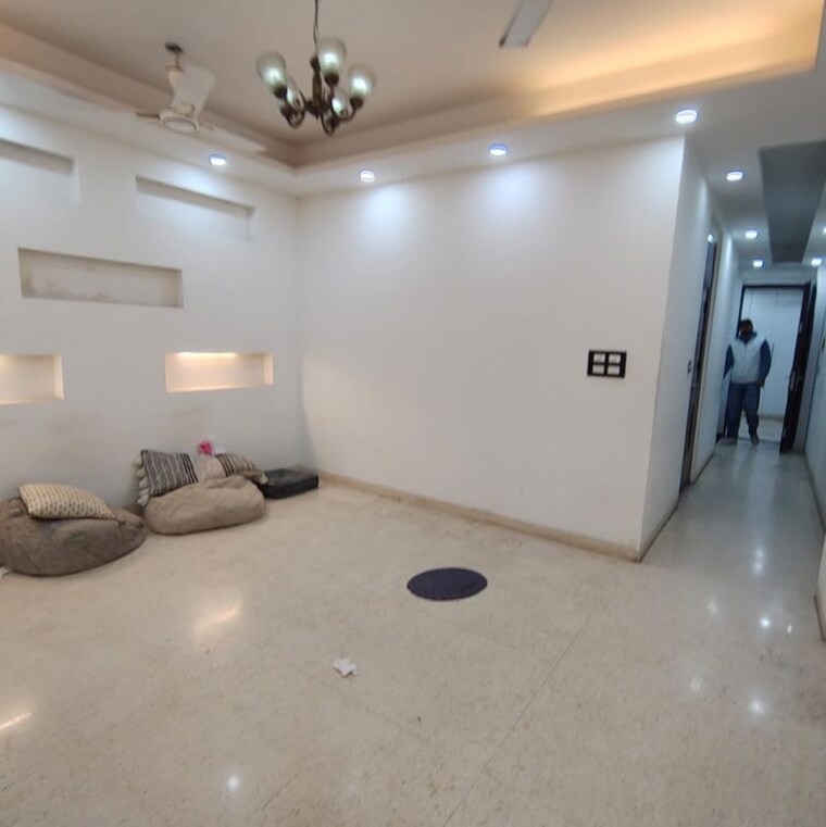 Room, malviya nagar 2.5 Bedroom 900 Sq.Ft. Builder Floor In Malviya Nagar Delhi 9921591