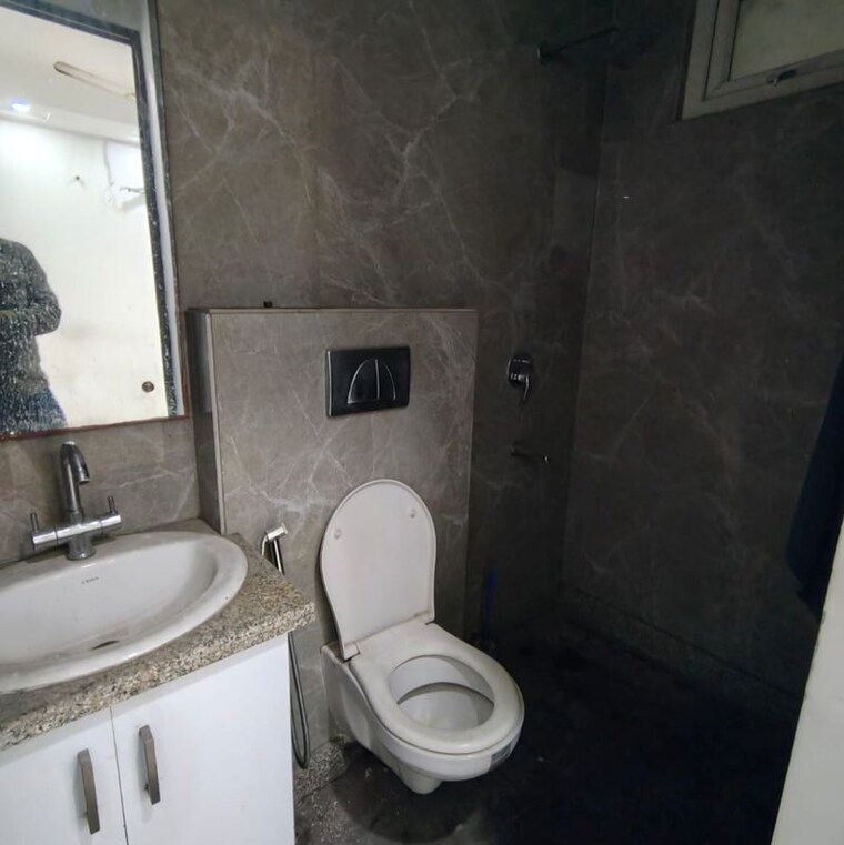 Bathroom, malviya nagar 2.5 Bedroom 900 Sq.Ft. Builder Floor In Malviya Nagar Delhi 9921591