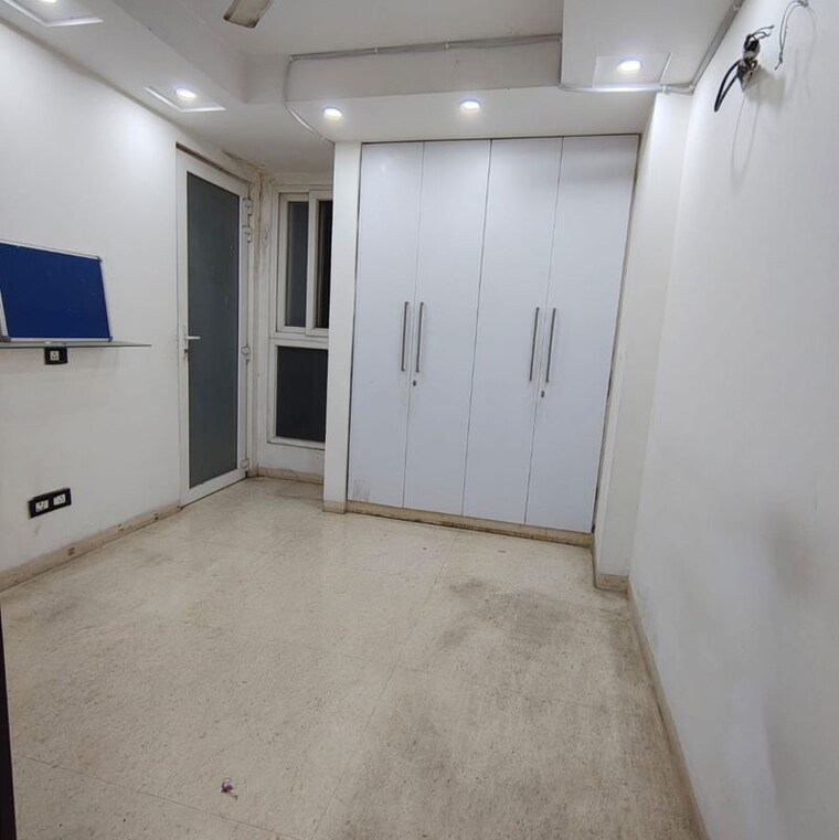 Room, malviya nagar 2.5 Bedroom 900 Sq.Ft. Builder Floor In Malviya Nagar Delhi 9921591