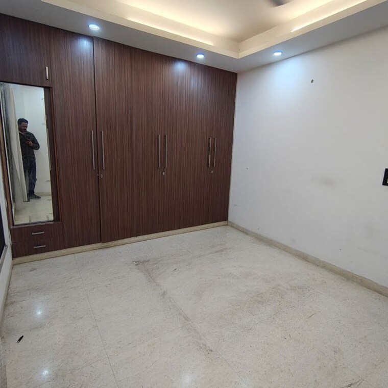 Room, malviya nagar 2.5 Bedroom 900 Sq.Ft. Builder Floor In Malviya Nagar Delhi 9921591