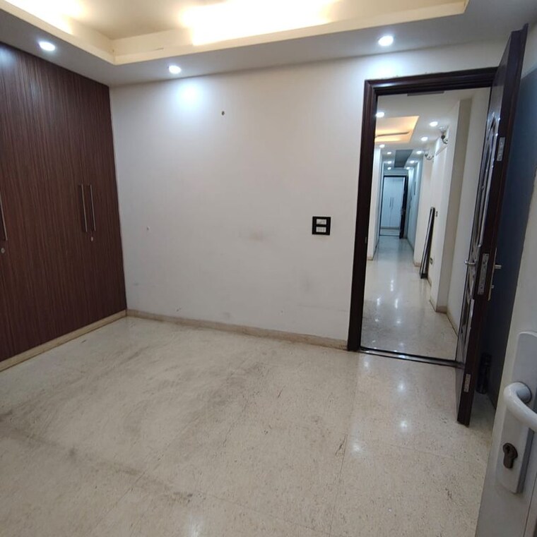 Room, malviya nagar 2.5 Bedroom 900 Sq.Ft. Builder Floor In Malviya Nagar Delhi 9921591