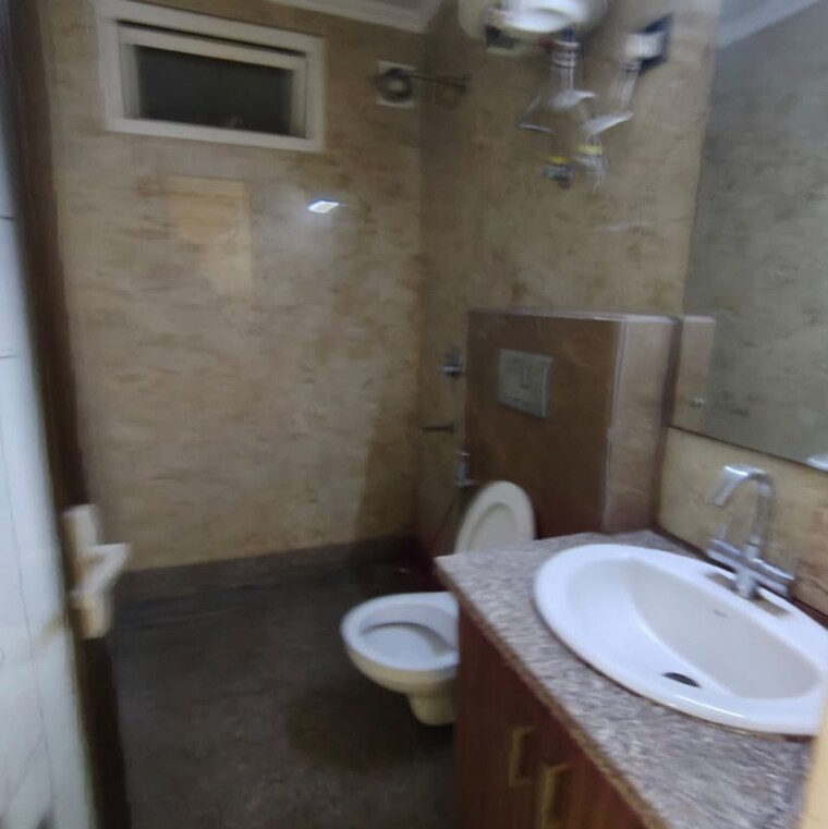 Bathroom, malviya nagar 2.5 Bedroom 900 Sq.Ft. Builder Floor In Malviya Nagar Delhi 9921591
